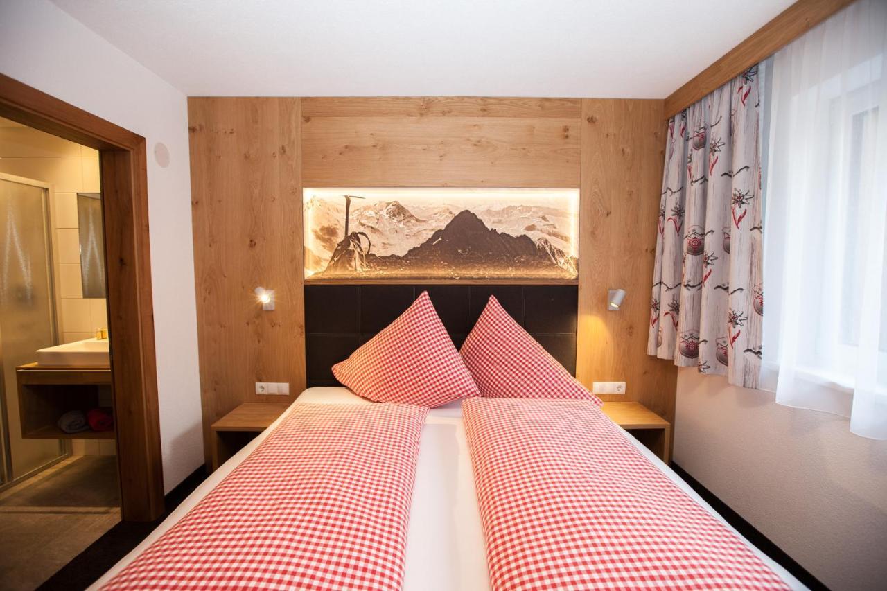 Haus Kuechelspitz Bed & Breakfast Ischgl Exterior photo